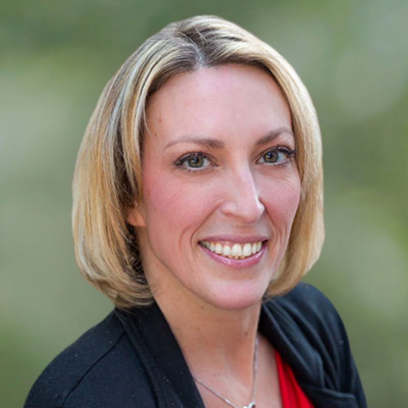 kelly makay headshot